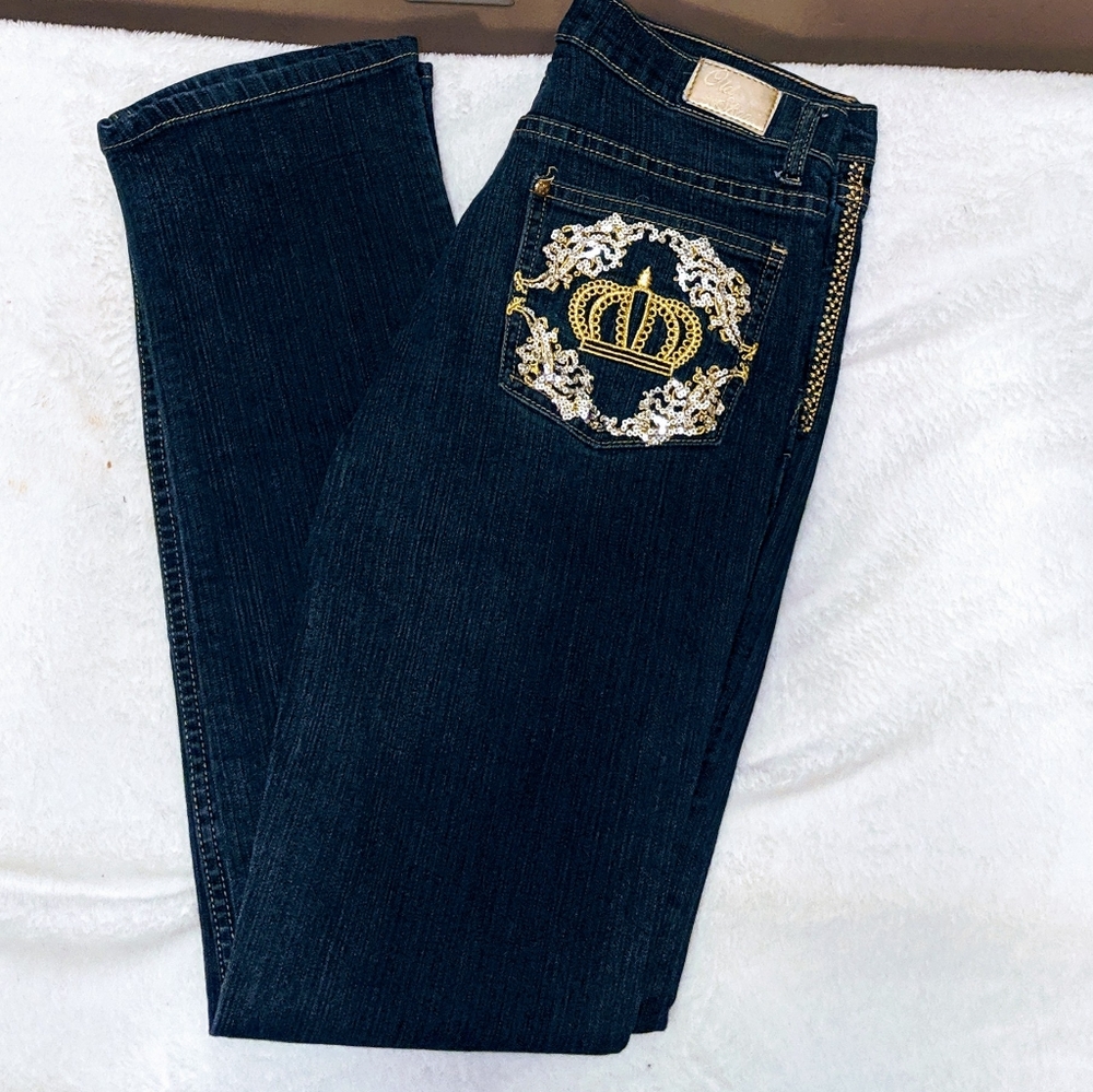 NWOT. Decorative straight leg jeans
